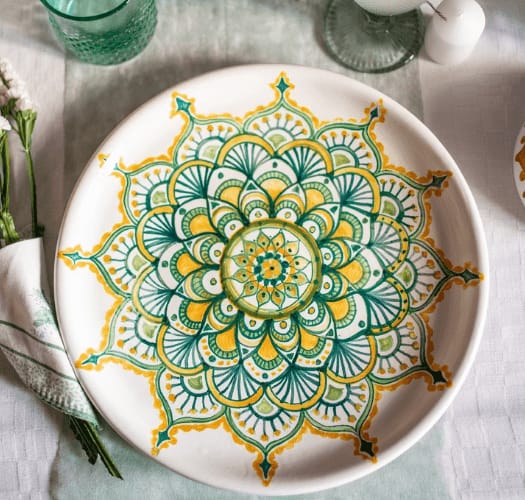 Decorative plate with hand-painted mandala motifs in Triana ceramics