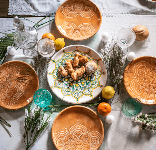 Conjunto de vajilla con diseños mandalas para decoración del hogar