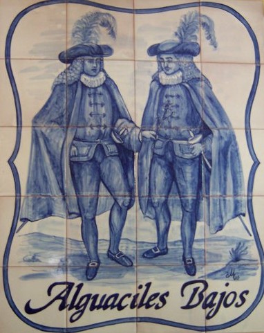 Decoración cerámica de alguaciles en establecimiento de Triana