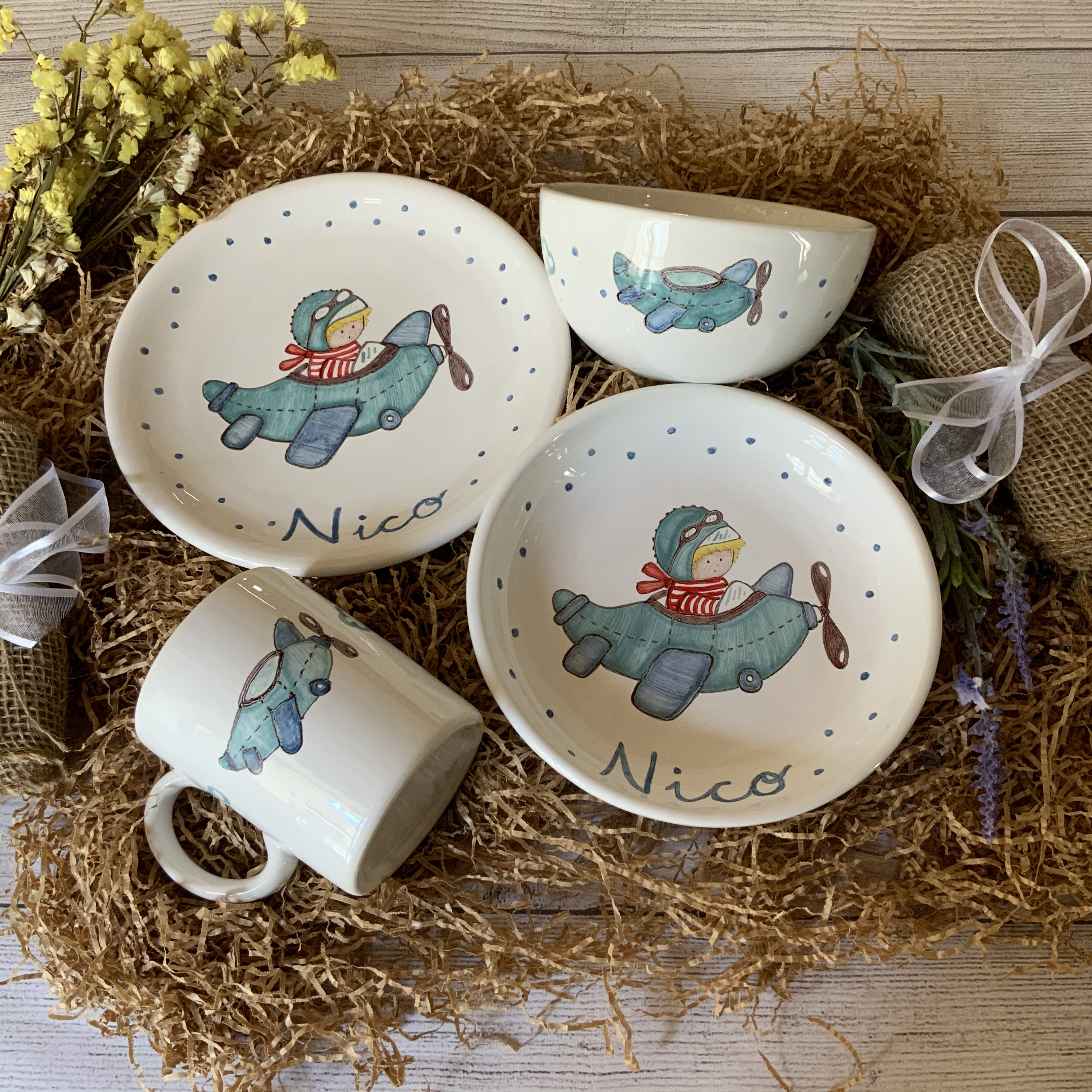 Platos y tazas infantiles de cerámica artesanal